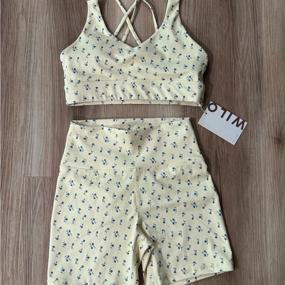 Wilo The Label Pants - WILO Crossback Bra Scrunch Short Set, Size Small. NWT!